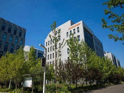 @2000fA݆ͶYעһȫ̑B䇽늳аlaI