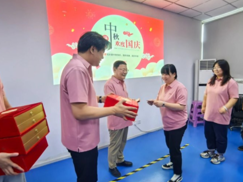 õĶYc㲢ͬУɘ˜|pYůԏጡ˞鱾Iض