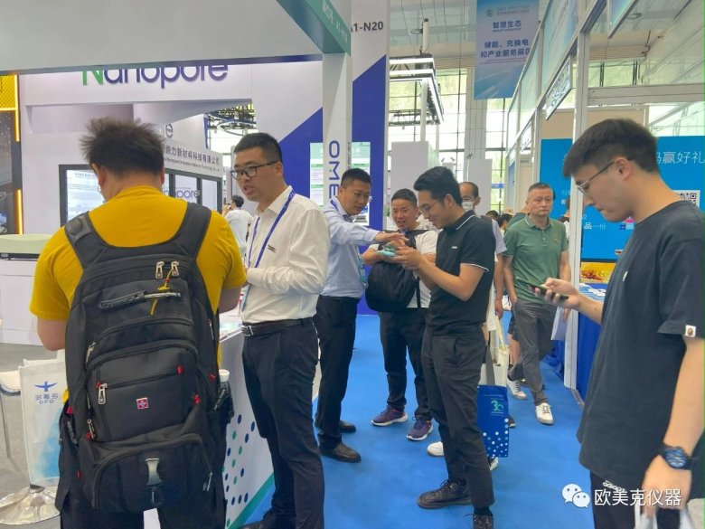 093103_931538_gsdt.jpg 093103_931538_gsdt.jpg