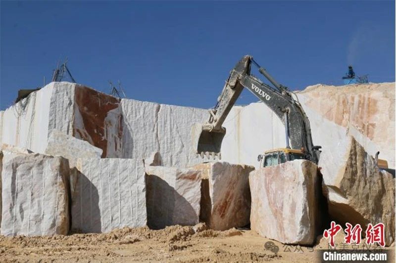 092327_930363_gsdt.jpg 092327_930363_gsdt.jpg