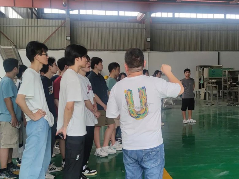 143241_963936_gsdt.jpg 143241_963936_gsdt.jpg