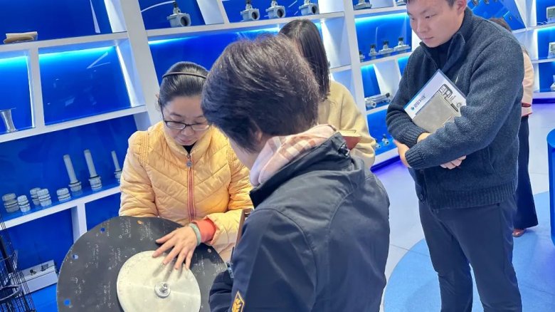 090209_573276_gsdt.jpg 090209_573276_gsdt.jpg