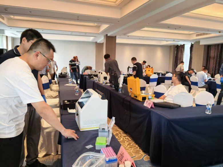 2025年江蘇省應(yīng)急監(jiān)測技術(shù)培訓(xùn)活動圓滿落幕,蘇州浪聲TXRF產(chǎn)品大放異彩(圖1) 2025年江蘇省應(yīng)急監(jiān)測技術(shù)培訓(xùn)活動圓滿落幕,蘇州浪聲TXRF產(chǎn)品大放異彩(圖1)