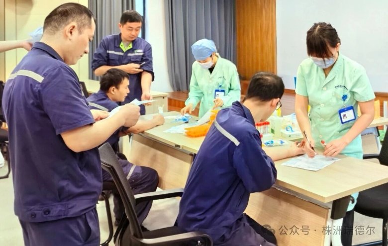 081727_989177_gsdt.jpg 081727_989177_gsdt.jpg