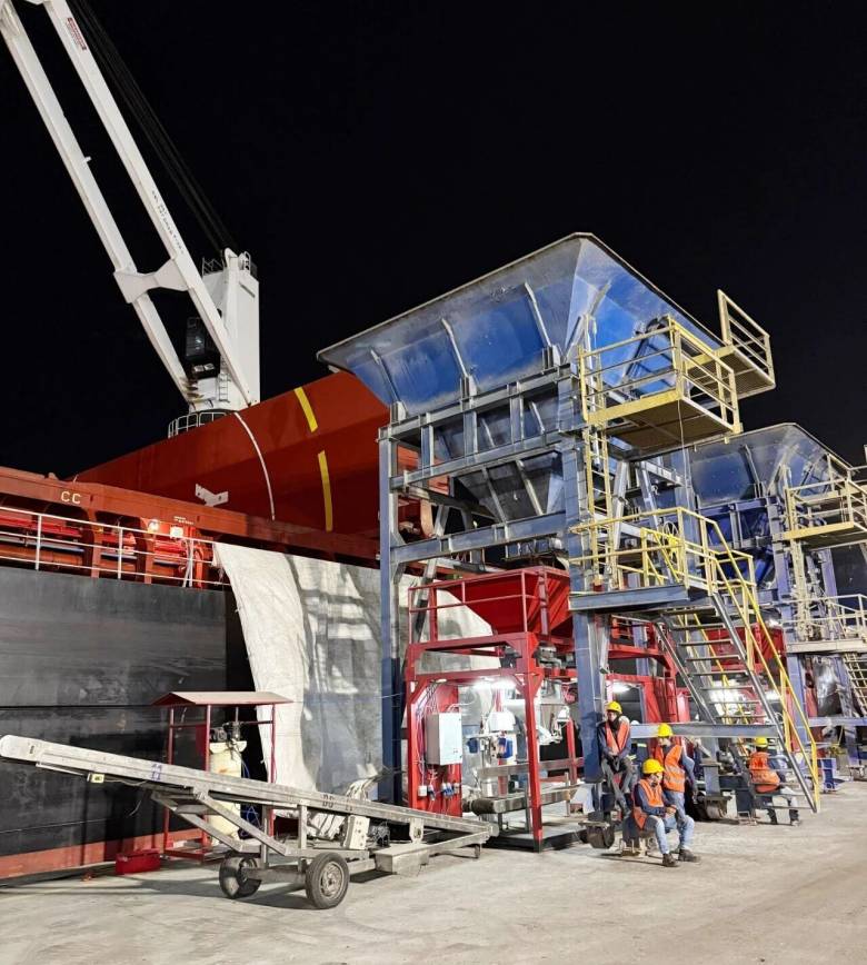 083001_460872_gsdt.jpg 083001_460872_gsdt.jpg